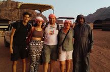 Wadi Rum 2-Day Jeep Tour with Meals and Overnight in Bedouin Camp