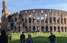 Group tour of Colosseum, Roman forum and Palatine hill
