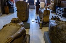7 Hour Private Tour in Pyramids of Giza and The Egyptian Museum