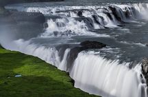 Golden Circle : Private Guided Day Tour + Blue Lagoon(Optional)