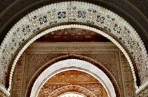 Alhambra Private Tour: Nasrid Palaces and Generalife