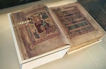 Dublin Book of Kells, Castle and Molly Malone Statue Guided Tour