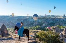 2 Hours Horse Riding with Balloons at Sunrise in Cappadocia