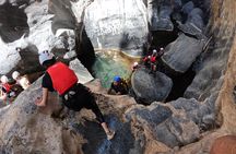 Full Day - Snake Canyon Adventure Tour in Jebel Shams region
