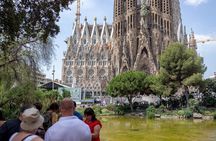 Barcelona 20 Best Sights with Local Guide on Bike/E-Bike