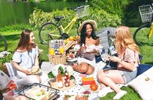 Private Central Park Bike Tour and Luxurious Picnic