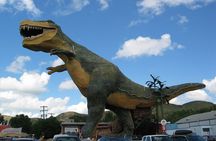 Dinosaurs, Canyons & Ghost Towns: Ultimate Drumheller Day Tour