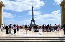 Private Eiffel Guided Tour with Hotel Pick-Up