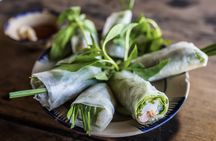 Hanoi: 7 Tasting Street Food Walking Tour and Train Street