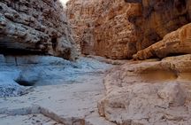 Hike to Red Wall Sherry and Sanat Village in Wadi Naqab