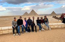 Private Tour to Giza Pyramids, Sphinx, Egyptian Museum and Bazar
