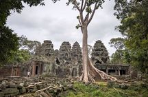 Siem Reap: Angkor Sunrise Tour by Bike with Breakfast & Lunch