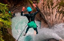 Extreme Canyoning in the Cashaurco Canyon in Baños