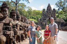 Private sunrise 'small tour' of Angkor Wat with car or van & Guide
