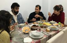 Traditional Family Dinner in Istanbul with with Eastern Family