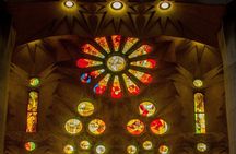 Sagrada Familia Revealed: Express Entry Guided Tour