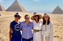 Private Day Tour to Pyramids of Giza & Egyptian Museum with Lunch