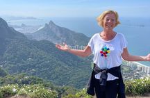 Nascer do sol no Morro dois Irmãos 