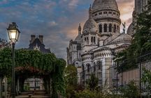 Montmartre guided walking tour with local guide in small group