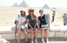 Private Tour: Giza Pyramids & Cairo Museum & Bazaar(All included)