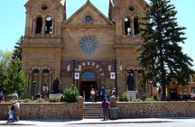 Private 2.5h Walking Tour to Discover Santa Fe