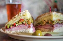 French Quarter Small-Group Cocktail and Foodie Crawl