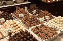 Private Bruges’ Iconic Sites and Chocolate Tasting Tour