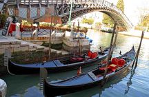 Morning City Walking and Gondola Ride Tour in Venice