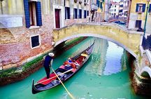 Morning City Walking and Gondola Ride Tour in Venice