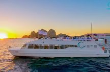 Luxury Cruise with Dinner and Music in Los Cabos