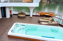 Luxury 5-Star Ha Long Bay Day Cruise with Buffet Lunch from Hanoi