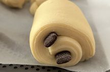 Croissants and pains au chocolat with a pastry chef in Paris 