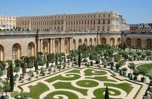 Private Tour with Guide to Midnight in Paris Movie Locations