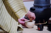 Tea ceremony by the tea master in Kyoto SHIUN AN