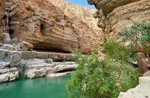 Full-Day Wadi Shab and Bimmah Sinkhole Tour