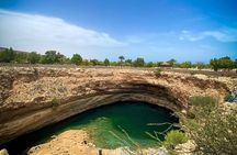 Full-Day Wadi Shab and Bimmah Sinkhole Tour