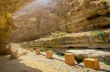Full-Day Wadi Shab and Bimmah Sinkhole Tour