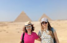 Private Tour from Cairo to Giza Pyramids, Sphinx, Saqqara and Dahshur with Lunch