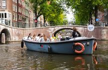 Amsterdam Canal Cruise with Dutch Pancakes and Drinks