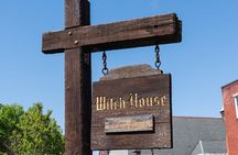Private Spooky Legends Walking Tour in Salem