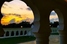 Botanic Gardens & Tiong Bahru Walking Tour with Breakfast