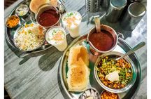 Mumbai Street Food Crawl (2 Hours Guided Food Tasting Tour)