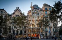 Barcelona: Gaudí, Tapa, Drink & Hidden Architectural Gems