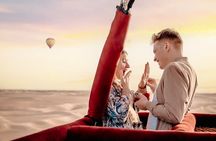 Dubai: Hot Air Balloon & Classic Land Rover Desert Ride