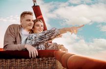 Dubai: Hot Air Balloon & Classic Land Rover Desert Ride