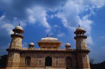 From Delhi: Taj Mahal, Agra Fort & Baby Taj Same Day Tour by Car