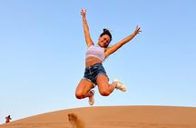 Dubai Desert Safari: 4x4 Red Dune & Sandboard Thrill