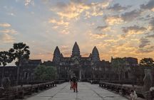 Private Sunrise Angkor Small Tour