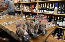 Paris : Montmartre Walking tour with Food & Drinks