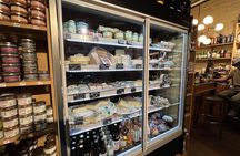 Paris : Montmartre Walking tour with Food & Drinks
